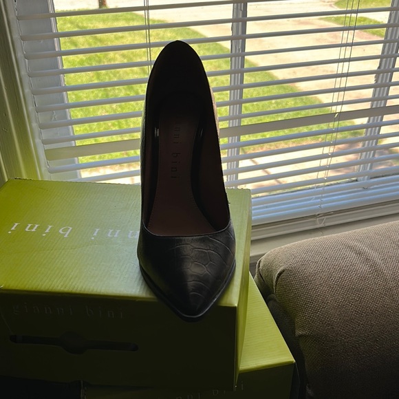 Gianni Bini Black Stiletto Heel for Women - Picture 2 of 4